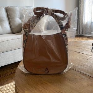 BRAND NEW- Sydney Shoulder Bag (madewell)